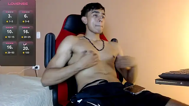 karlgiles  online show from February 9, 2025, 5:54 pm