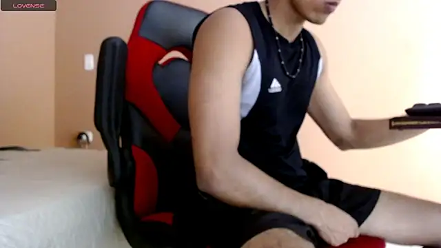 karlgiles  online show from February 17, 2025, 6:37 pm