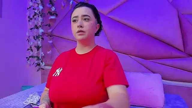 Victoria Rossy online show from October 18, 2025, 7:58 pm