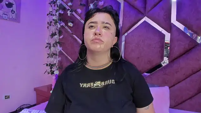 Snapshot of Victoria_Rossy chatting on January 31, 2026, 9:35 pm Victoria Rossy online show from January 31, 2026, 9:35 pm