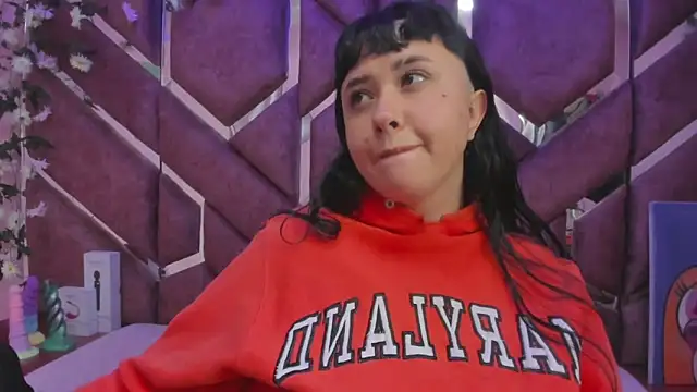 Snapshot of Victoria_Rossy chatting on February 3, 2026, 8:14 pm Victoria Rossy online show from February 3, 2026, 8:14 pm