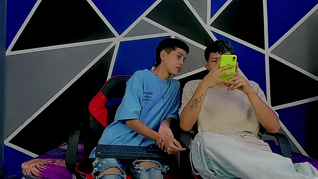 migueyalejo teens online show from March 22, 2025, 2:37 am