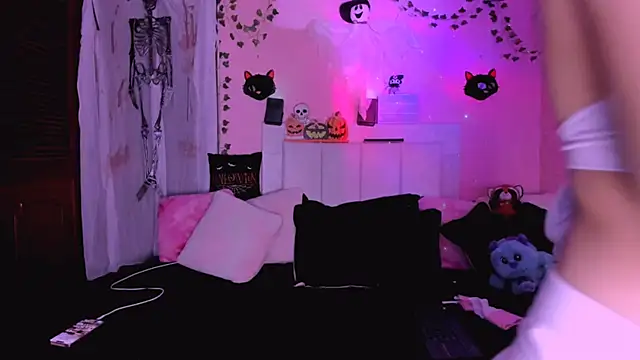 gabyye capprins online show from October 29, 2025, 12:24 am