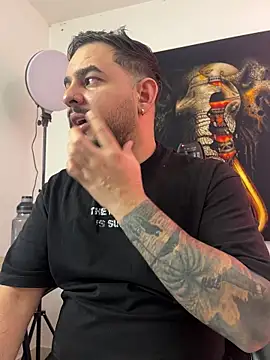 Snapshot of Ethan_Castellano chatting on October 26, 2025, 9:21 pm Ethan Castellano online show from October 26, 2025, 9:21 pm