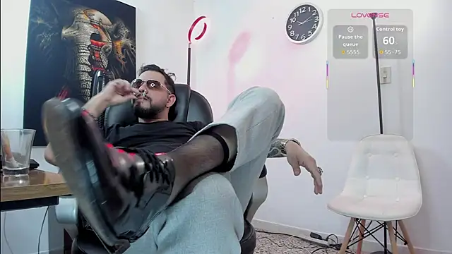 Snapshot of Ethan_Castellano chatting on October 28, 2025, 9:06 pm Ethan Castellano online show from October 28, 2025, 9:06 pm