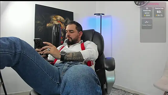 Snapshot of Ethan_Castellano chatting on November 16, 2025, 6:46 pm Ethan Castellano online show from November 16, 2025, 6:46 pm