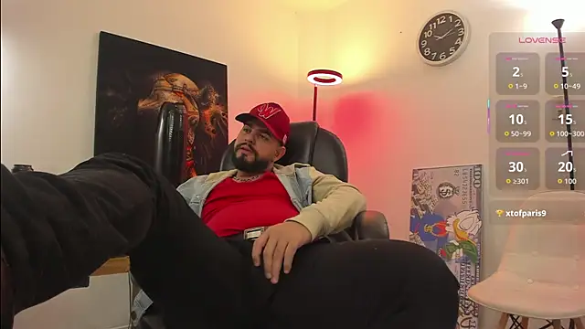 Snapshot of Ethan_Castellano chatting on November 24, 2025, 8:41 pm Ethan Castellano online show from November 24, 2025, 8:41 pm