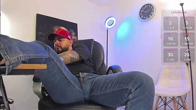 Snapshot of Ethan_Castellano chatting on November 29, 2025, 9:29 pm Ethan Castellano online show from November 29, 2025, 9:29 pm