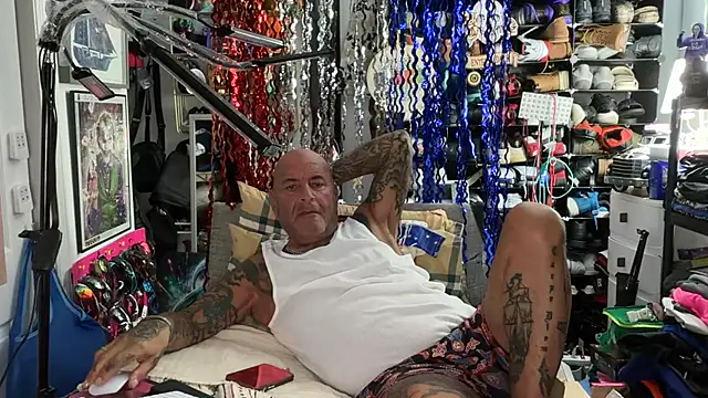 Snapshot of joeytatts66 chatting on June 6, 2026, 2:05 am joeytatts66 online show from June 6, 2026, 2:05 am