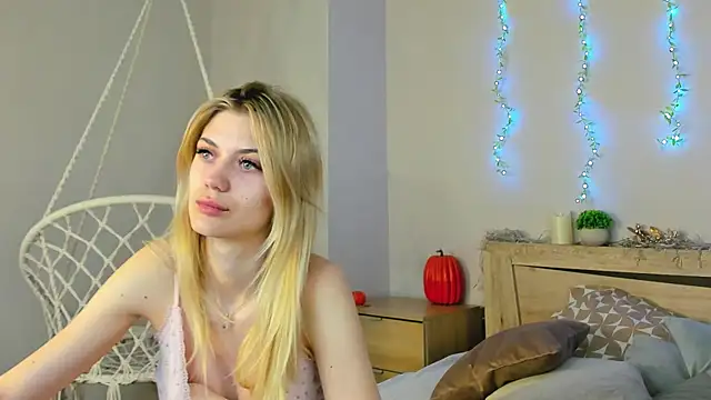 Snapshot of Cherry_Price chatting on May 25, 2026, 11:11 pm Cherry Price online show from May 25, 2026, 11:11 pm
