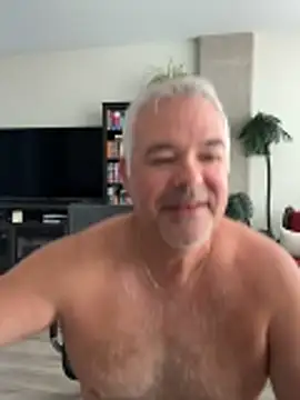 aarosteev2 online show from April 20, 2026, 12:41 pm