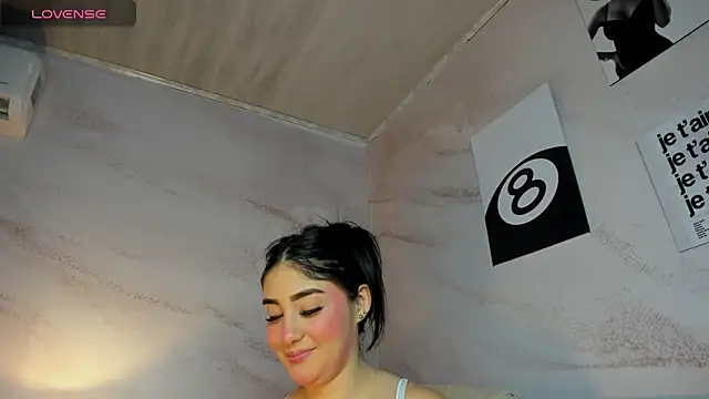 Belliinda 21 online show from April 21, 2026, 7:06 pm