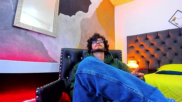 Loggan donnelly online show from December 18, 2024, 8:47 pm