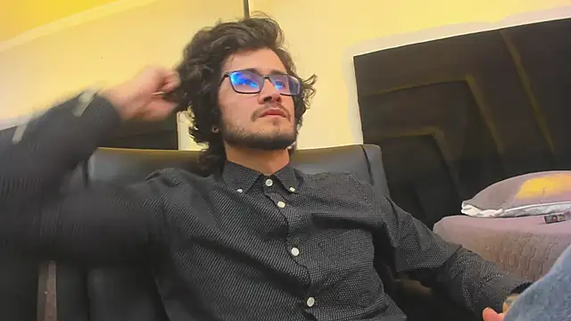 Loggan donnelly online show from January 14, 2025, 8:48 pm