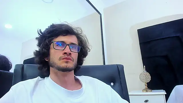 Loggan donnelly online show from January 30, 2025, 11:45 pm