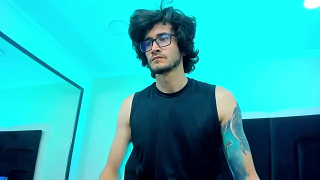 Loggan donnelly online show from January 31, 2025, 9:05 pm