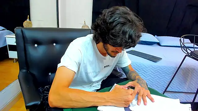 Loggan donnelly online show from February 13, 2025, 8:55 pm