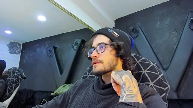 Loggan donnelly online show from March 15, 2025, 9:05 pm