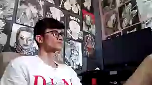 Loggan donnelly online show from December 4, 2025, 9:23 pm