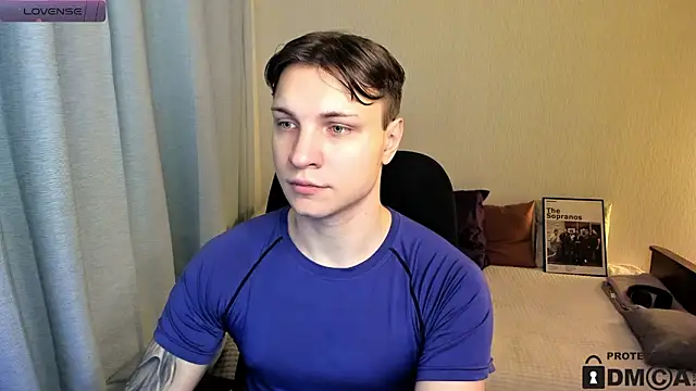 handsome guy01 online show from February 8, 2026, 2:48 am