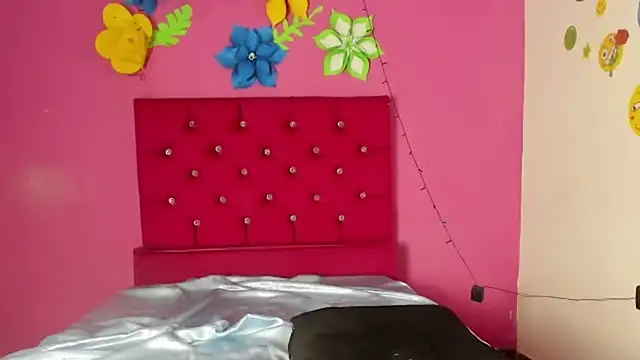 tiffany Bitch online show from December 21, 2024, 11:02 pm