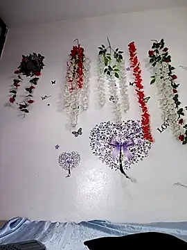 tiffany Bitch online show from September 14, 2025, 7:57 pm