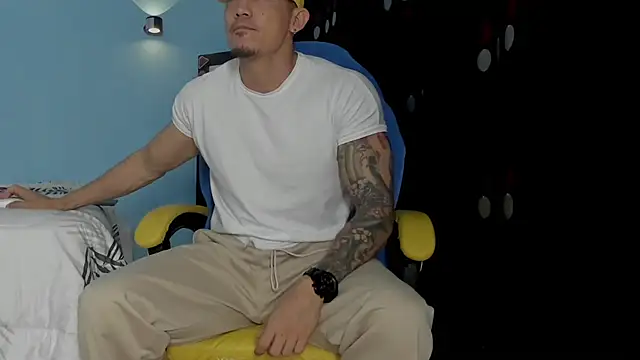 Alex motta online show from November 14, 2025, 3:49 am