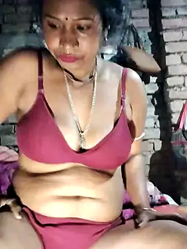 Hotty-dola online show from January 3, 2025, 4:11 am