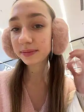 Snapshot of Lia__Love chatting on December 25, 2024, 11:54 am Lia Love online show from December 25, 2024, 11:54 am