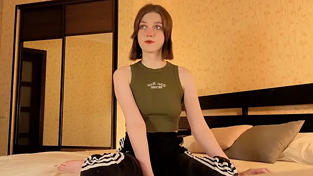 Snapshot of Sweet_Paradox chatting on November 29, 2025, 12:13 am Sweet Paradox online show from November 29, 2025, 12:13 am