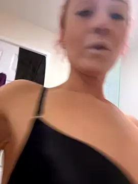 SweetSolez online show from September 20, 2025, 8:10 pm