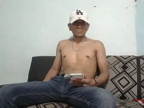 Snapshot of oiram27 chatting on September 24, 2025, 5:33 am oiram27 online show from September 24, 2025, 5:33 am