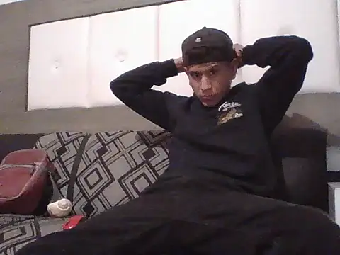 oiram27 online show from November 15, 2025, 9:17 am