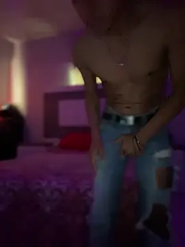 oiram27 online show from April 9, 2026, 9:42 pm