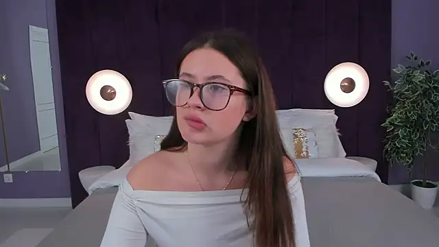 Snapshot of milaleoneli chatting on February 10, 2025, 12:29 pm milaleoneli online show from February 10, 2025, 12:29 pm