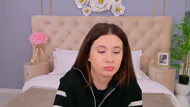 Snapshot of milaleoneli chatting on February 18, 2025, 12:39 pm milaleoneli online show from February 18, 2025, 12:39 pm