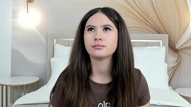 Snapshot of milaleoneli chatting on September 16, 2025, 3:02 pm milaleoneli online show from September 16, 2025, 3:02 pm