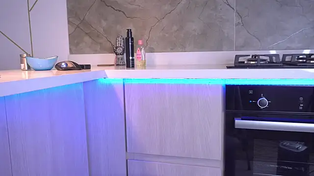 b3llaspringg online show from February 22, 2025, 1:44 am