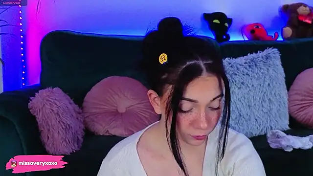 AveryWillow online show from March 20, 2026, 11:53 pm