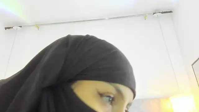 naomiii   online show from March 12, 2026, 11:38 am