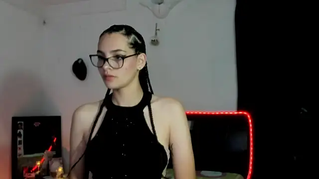 abigail monore  online show from November 17, 2025, 3:56 am