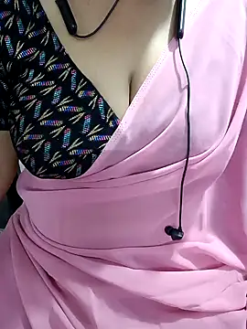 Snapshot of Yours_Radika chatting on December 16, 2024, 3:54 pm Yours Radika online show from December 16, 2024, 3:54 pm