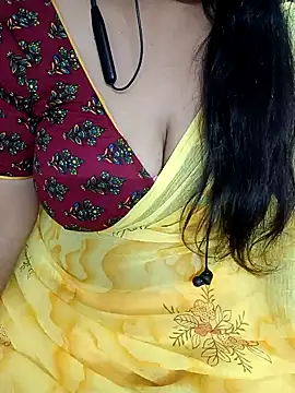 Snapshot of Yours_Radika chatting on December 28, 2024, 6:29 pm Yours Radika online show from December 28, 2024, 6:29 pm