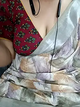 Snapshot of Yours_Radika chatting on January 4, 2025, 4:11 pm Yours Radika online show from January 4, 2025, 4:11 pm