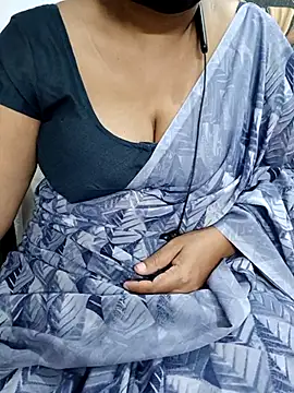 Snapshot of Yours_Radika chatting on March 3, 2025, 5:18 pm Yours Radika online show from March 3, 2025, 5:18 pm