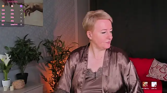 Nika Smit online show from June 14, 2026, 5:09 am