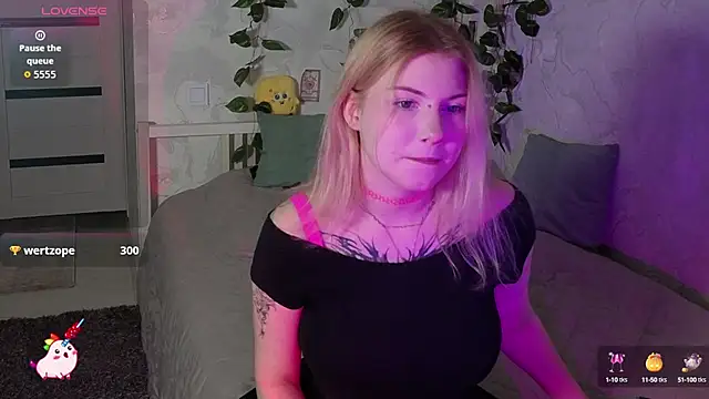 HellenHornny online show from October 3, 2025, 11:07 am