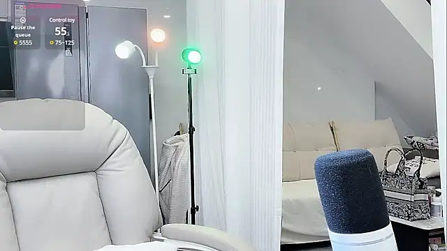 yoyo520- online show from March 7, 2025, 6:00 pm