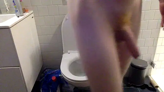 Snapshot of oktober1993 chatting on December 21, 2025, 7:26 am oktober1993 online show from December 21, 2025, 7:26 am