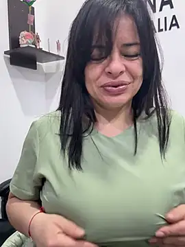 Snapshot of NATHALIA-28_ chatting on May 27, 2026, 11:51 am NATHALIA-28 online show from May 27, 2026, 11:51 am